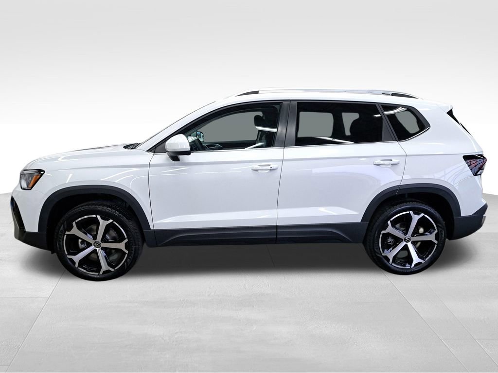 New 2025 Volkswagen Taos SEL image 9