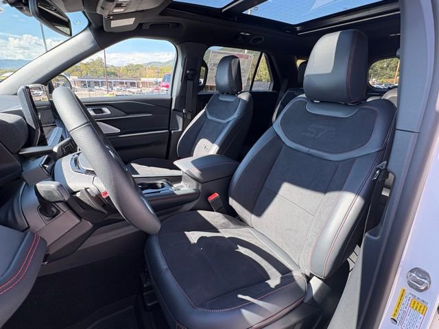 New 2025 Ford Explorer ST image 28