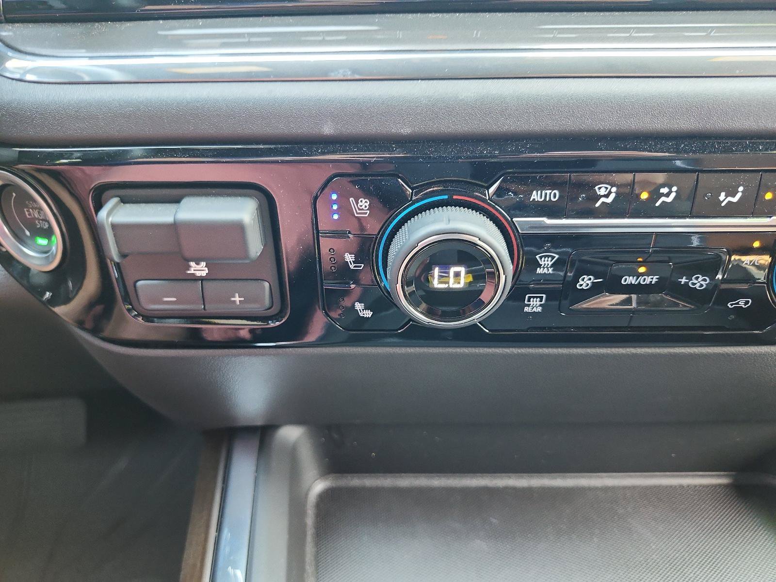 Used 2024 Chevrolet Silverado 3500 High Country w/ High Country Premium Package AWD/4WD image 23