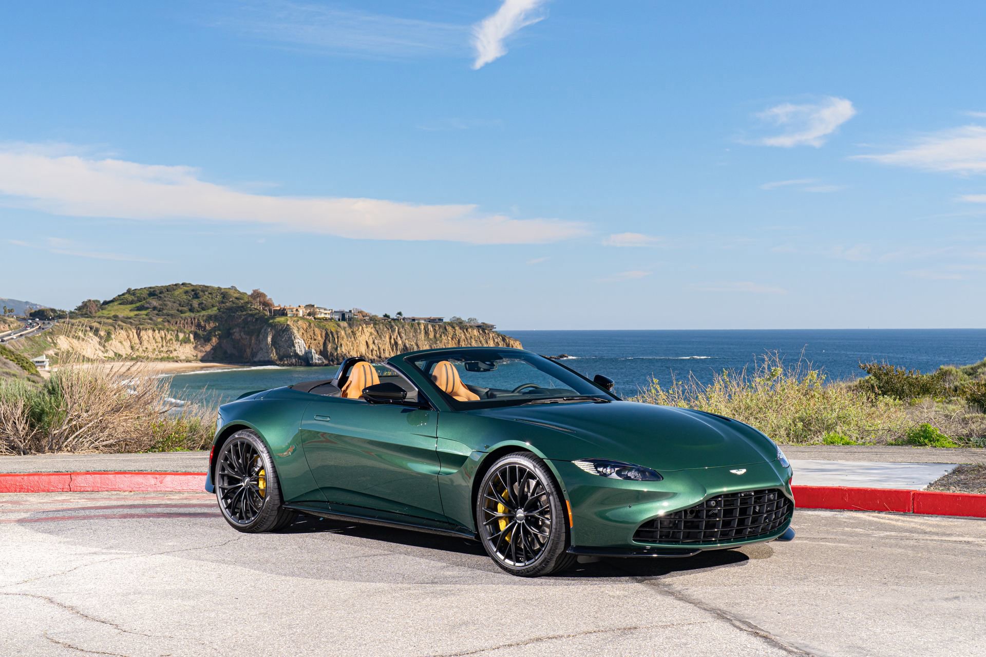 Used 2023 Aston Martin V8 Vantage Roadster image 26