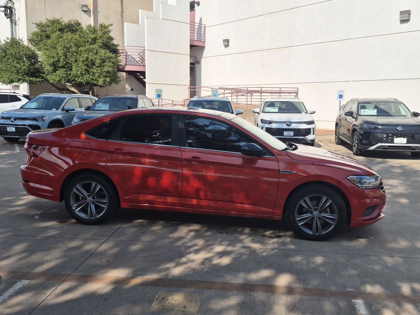 Used 2019 Volkswagen Jetta R-Line FWD image 4