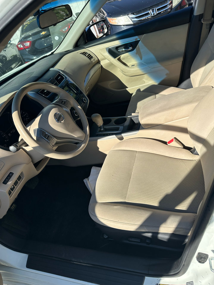 Used 2015 Nissan Altima 2.5 S w/ Sport Value Package image 10