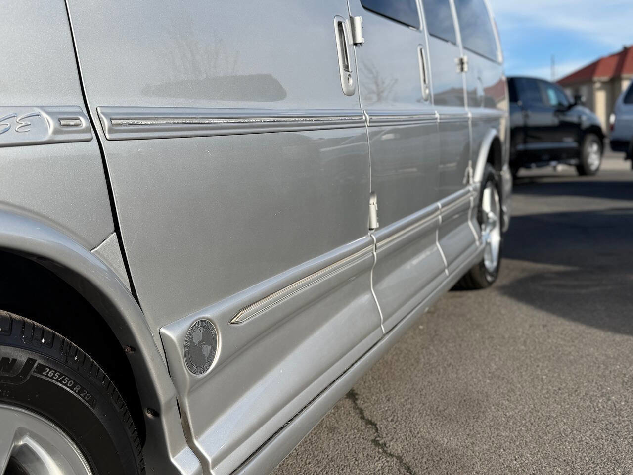 Used 2013 GMC Savana 1500 image 90