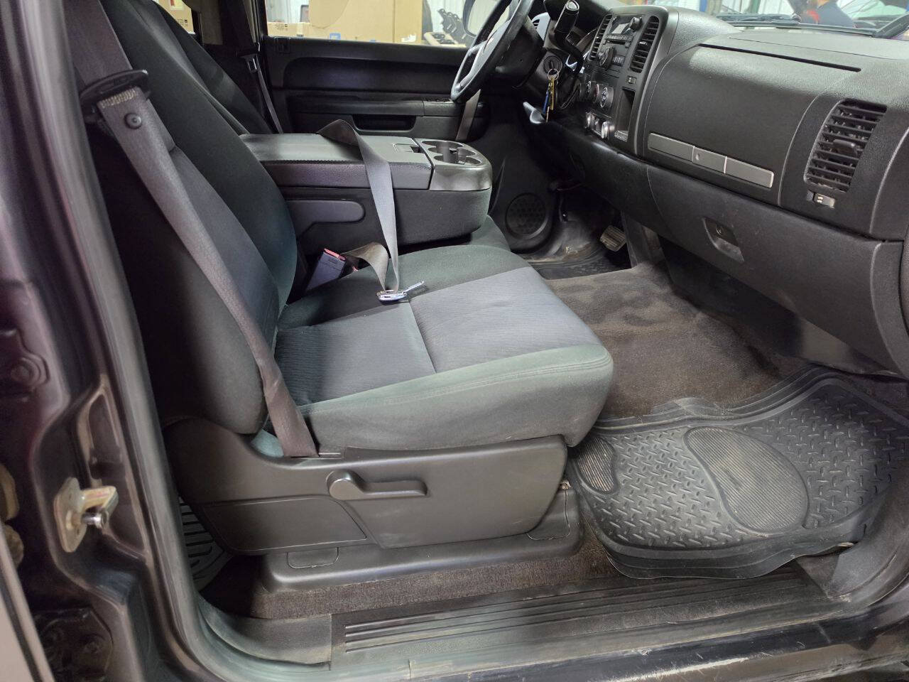 Used 2010 Chevrolet Silverado 2500 LT AWD/4WD image 16