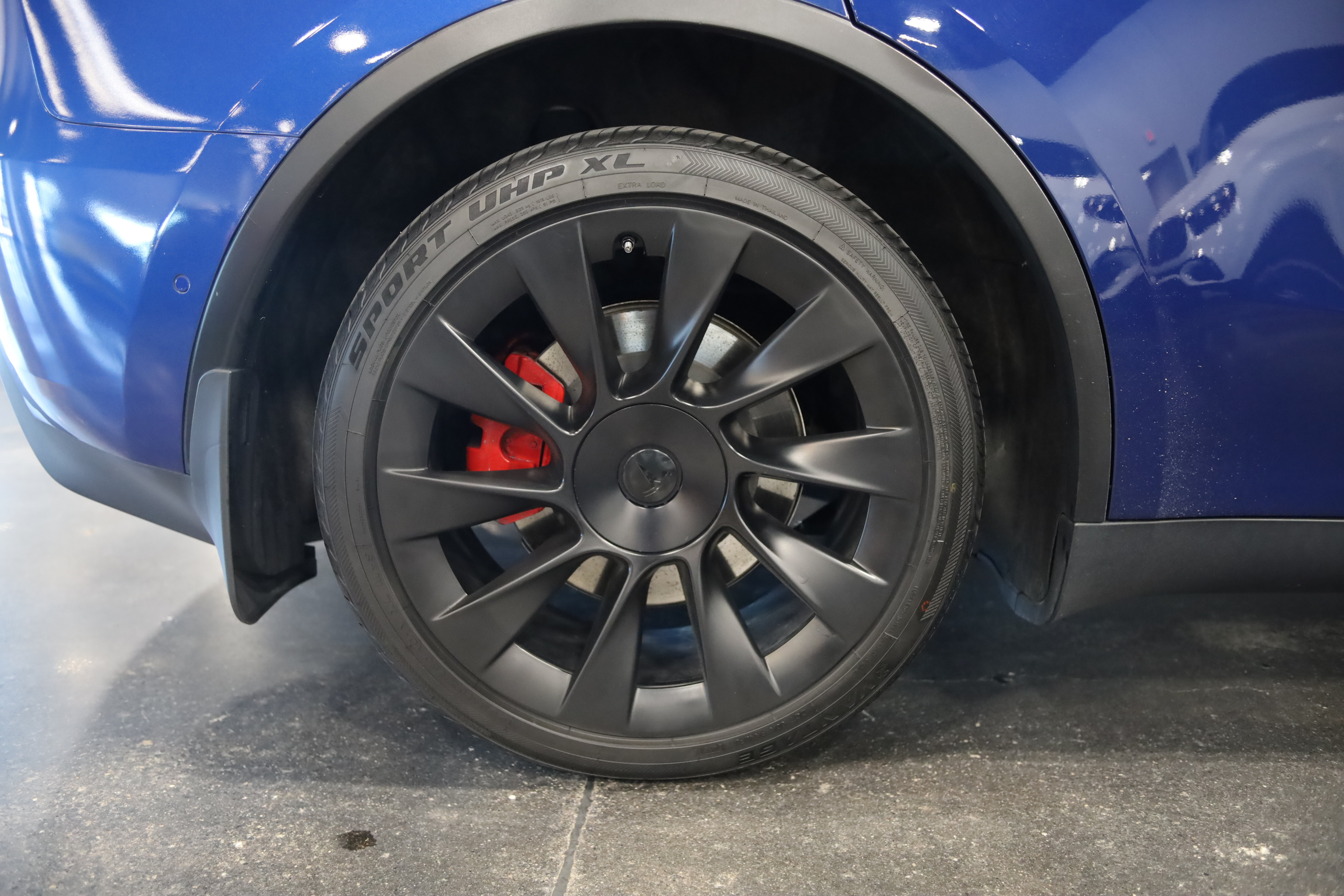 Used 2021 Tesla Model Y Long Range AWD/4WD image 11