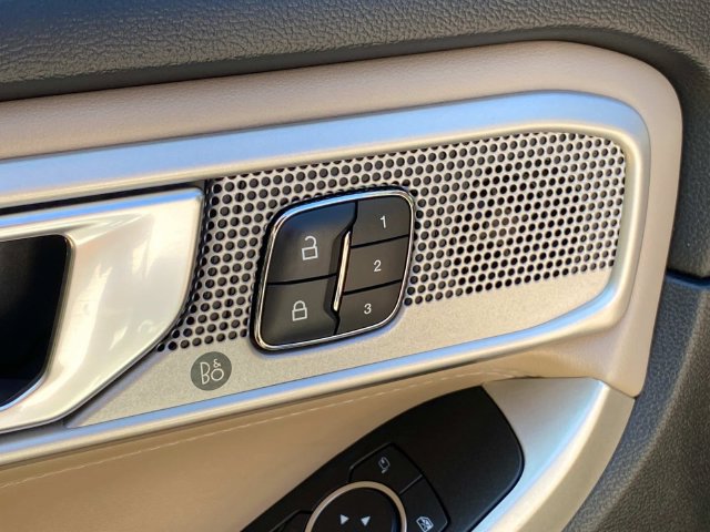 Used 2021 Ford Explorer Limited w/ Hybrid Equipment Group 310A RWD image 14