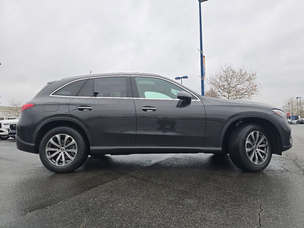 Used 2025 Mercedes-Benz GLC 300 4MATIC image 18