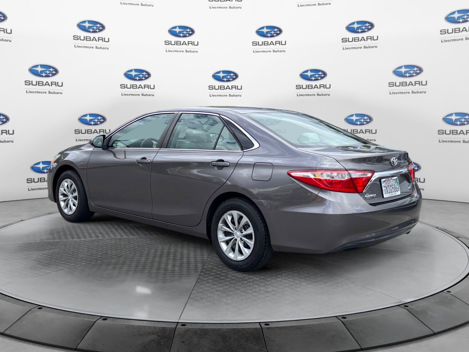 Used 2017 Toyota Camry LE FWD image 3
