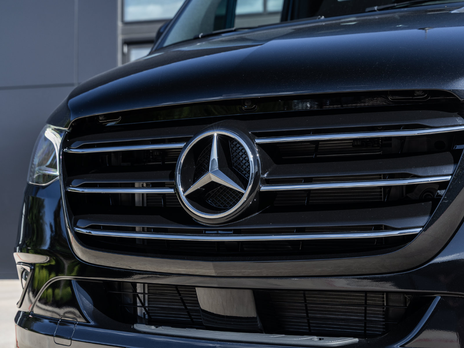 Used 2025 Mercedes-Benz Sprinter 2500 image 14