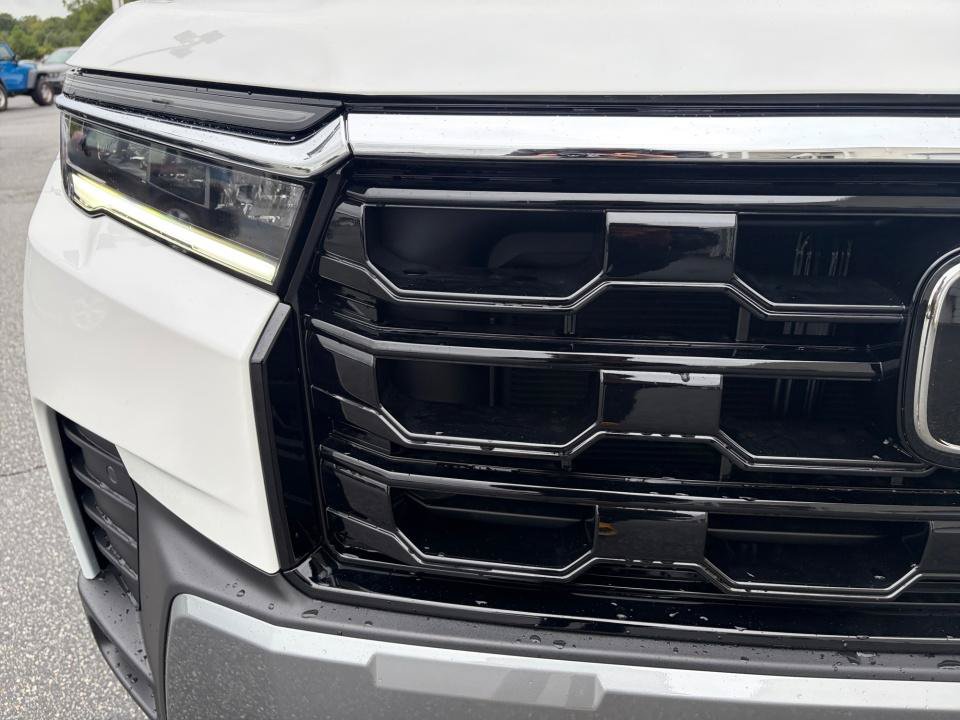 New 2026 Honda Pilot Touring image 24