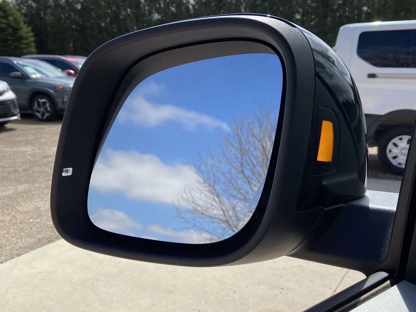 Used 2025 Volkswagen ID. Buzz 1st Edition image 9