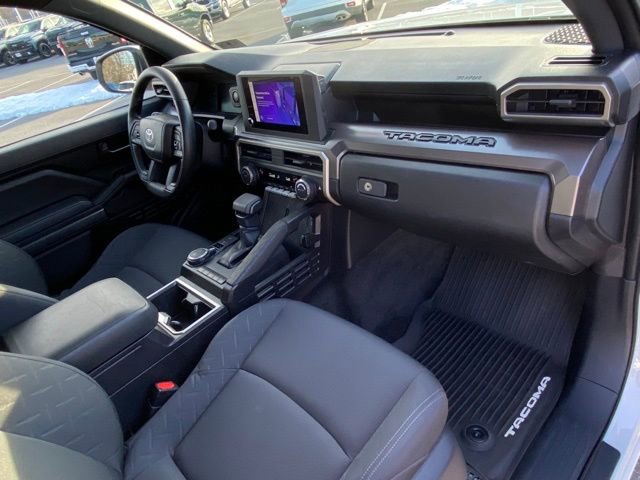 Used 2024 Toyota Tacoma SR5 AWD/4WD image 19