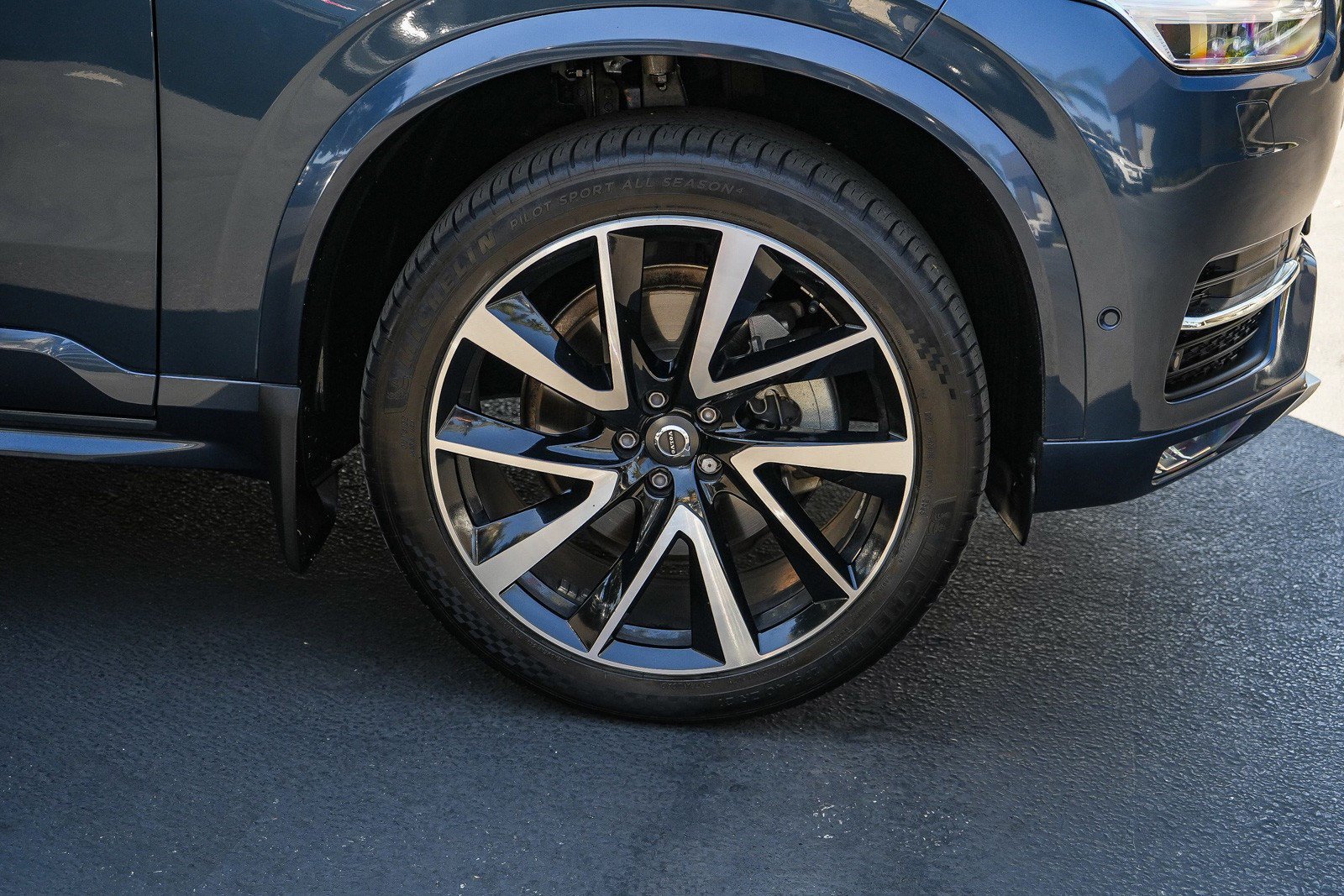 Used 2019 Volvo XC90 T6 Momentum w/ Advanced Package AWD/4WD image 10