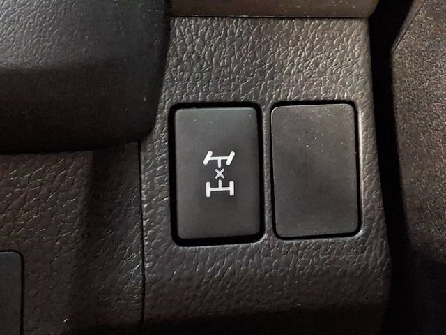 Used 2016 Toyota RAV4 LE AWD/4WD image 24