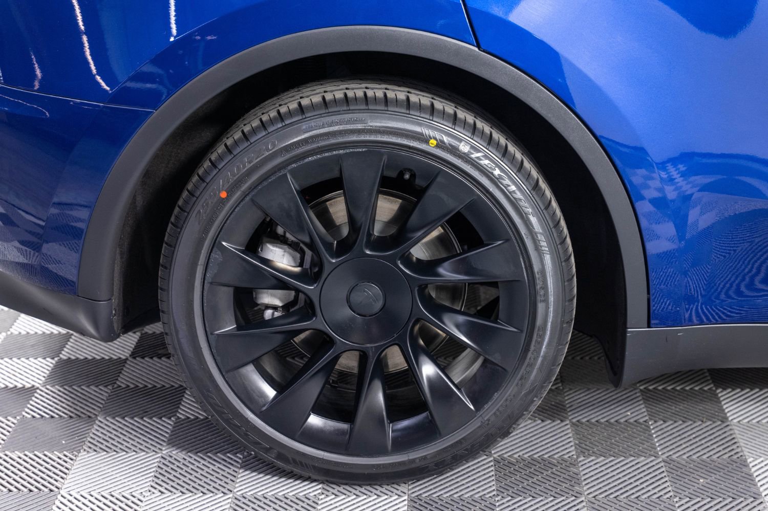 Used 2024 Tesla Model Y Long Range image 9