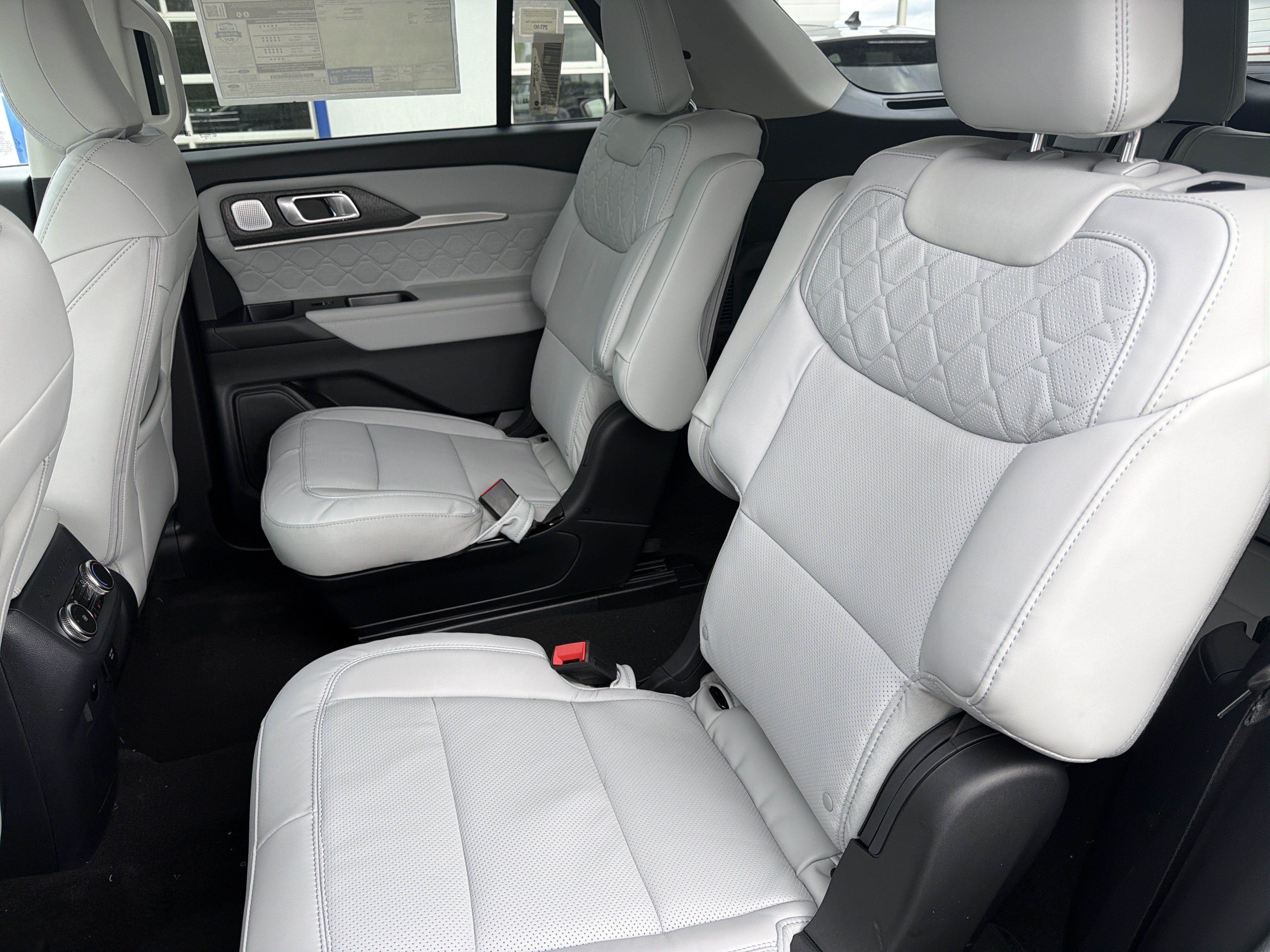 New 2026 Ford Explorer Platinum w/ LUX Leather Package AWD/4WD image 29
