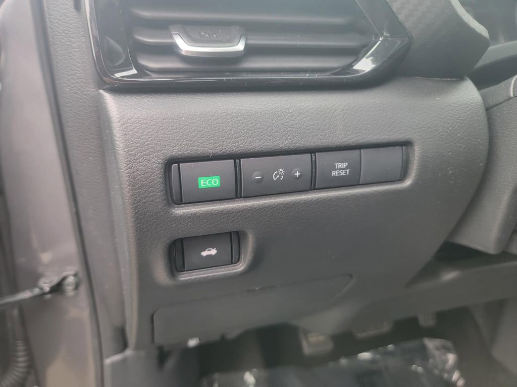 Used 2022 Nissan Sentra SV w/ Trunk Package FWD image 31