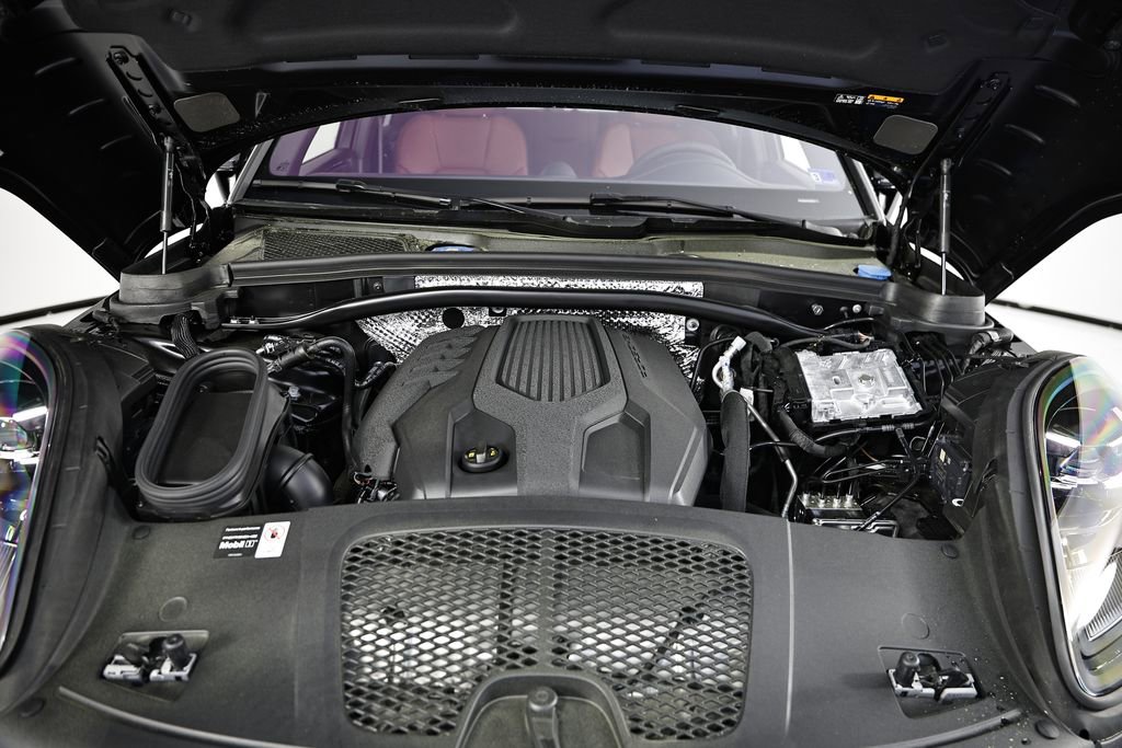 New 2026 Porsche Macan image 32