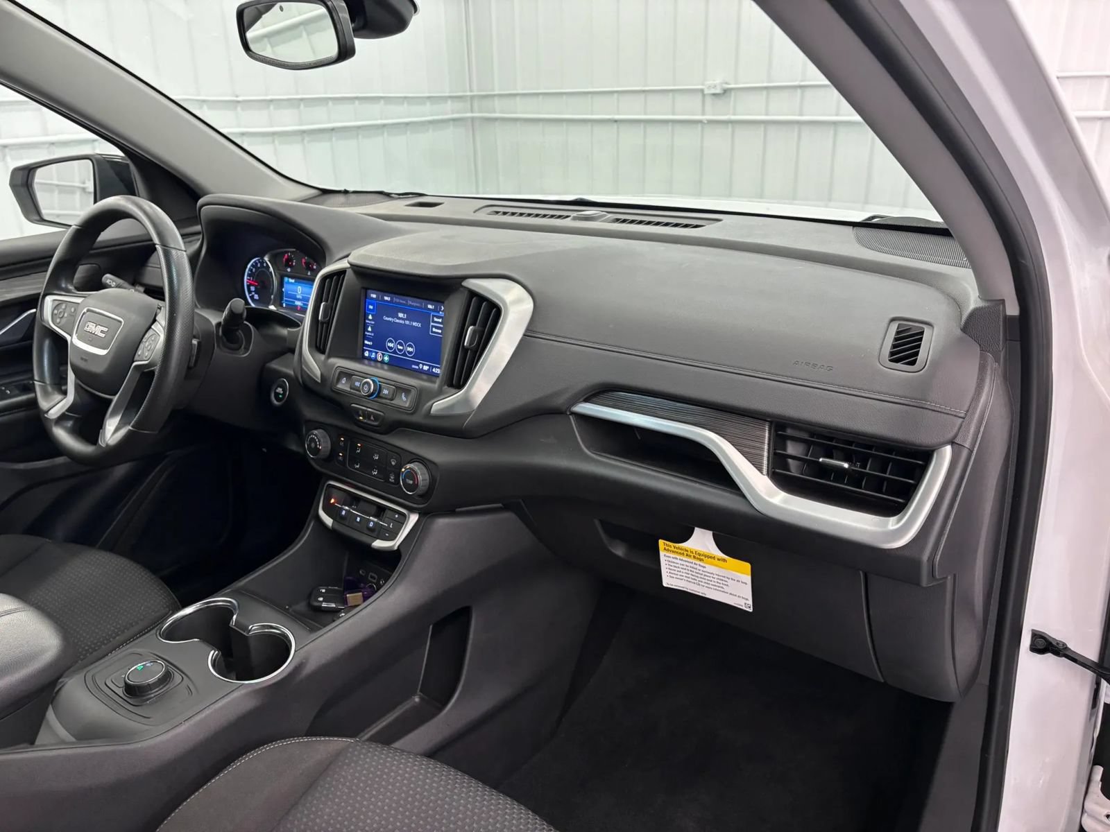 Used 2024 GMC Terrain SLE w/ Elevation Edition FWD image 32