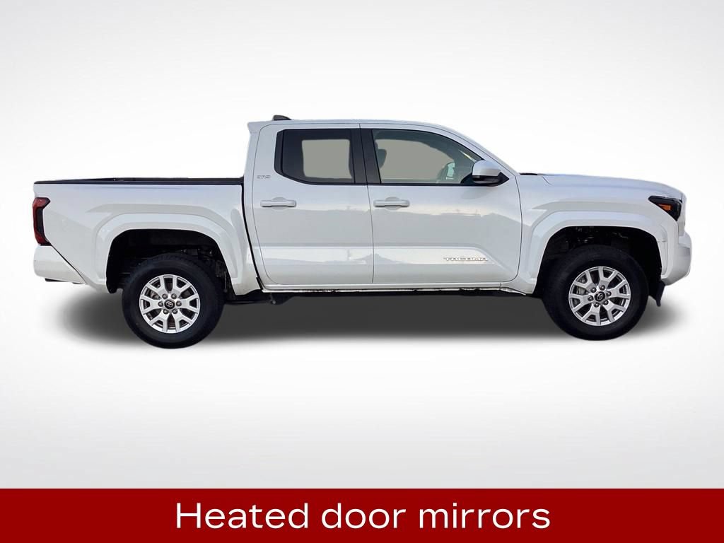 Used 2024 Toyota Tacoma SR5 AWD/4WD image 12