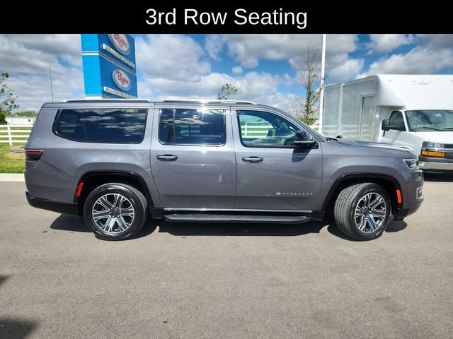 Used 2023 Jeep Wagoneer L Series II AWD/4WD image 12