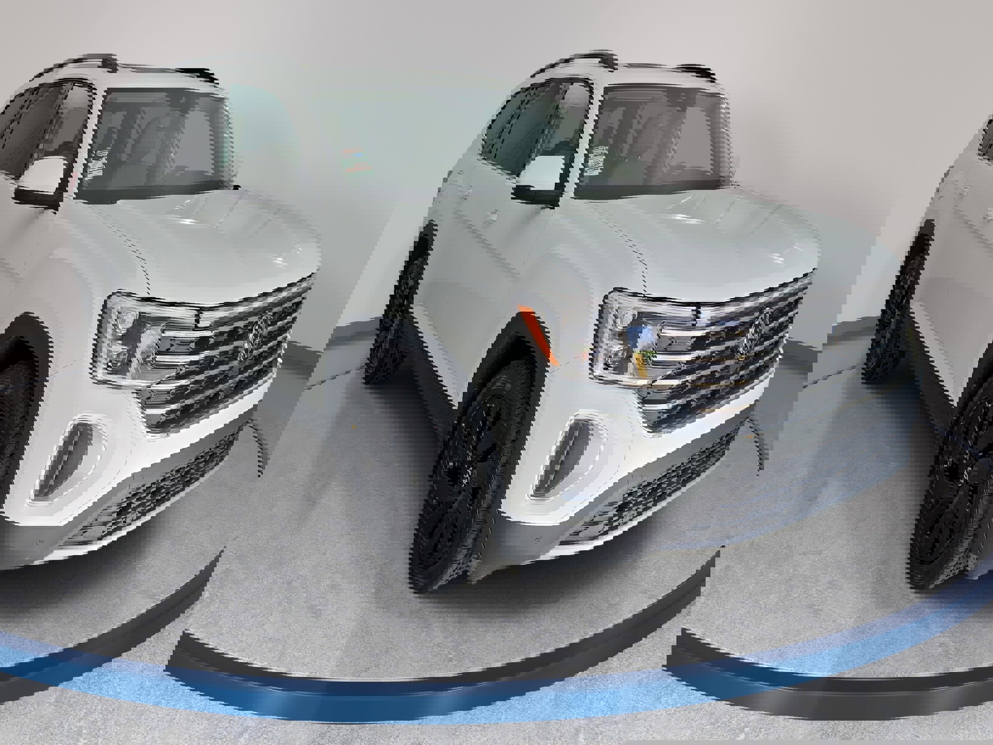 Certified 2024 Volkswagen Atlas SE image 3