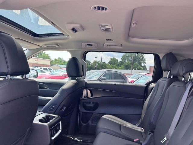 New 2026 Kia Carnival SX w/ SX Dark Edition Package FWD image 9