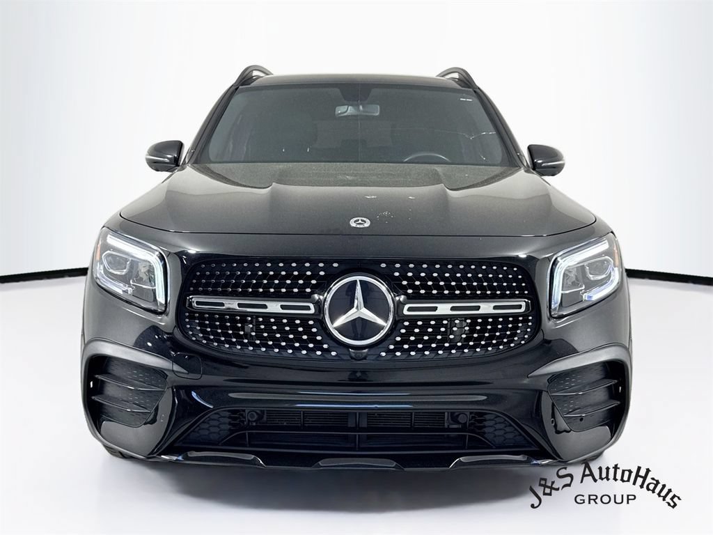 Used 2022 Mercedes-Benz GLB 250 4MATIC image 2