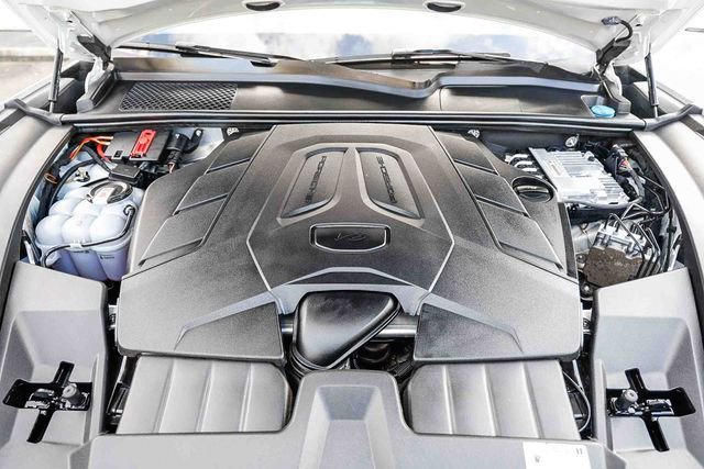 Used 2024 Porsche Cayenne image 55