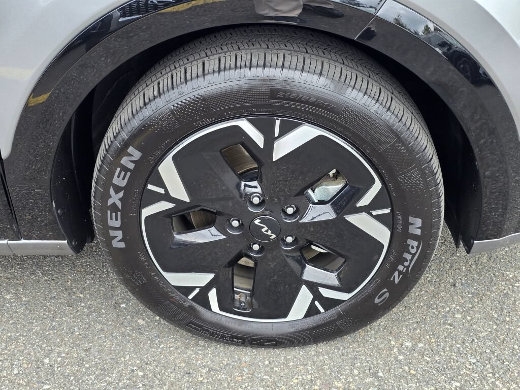 Certified 2024 Kia Niro Wind w/ Wind Preserve Package FWD image 32
