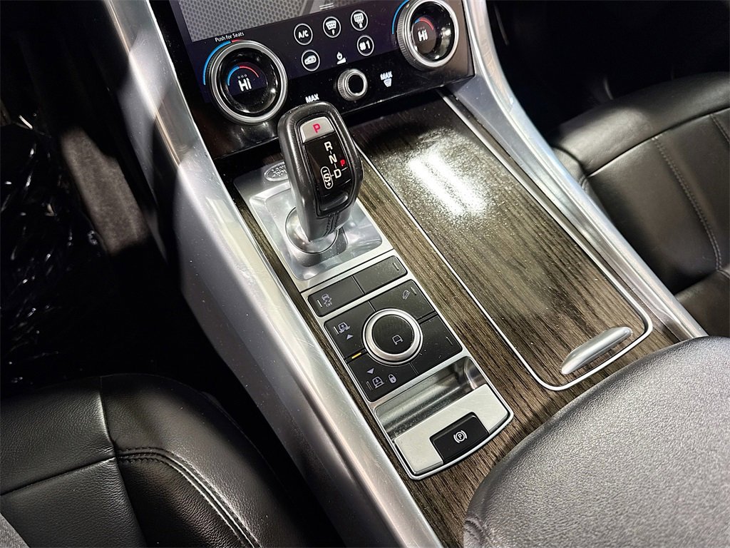 Used 2018 Land Rover Range Rover Sport SE image 18