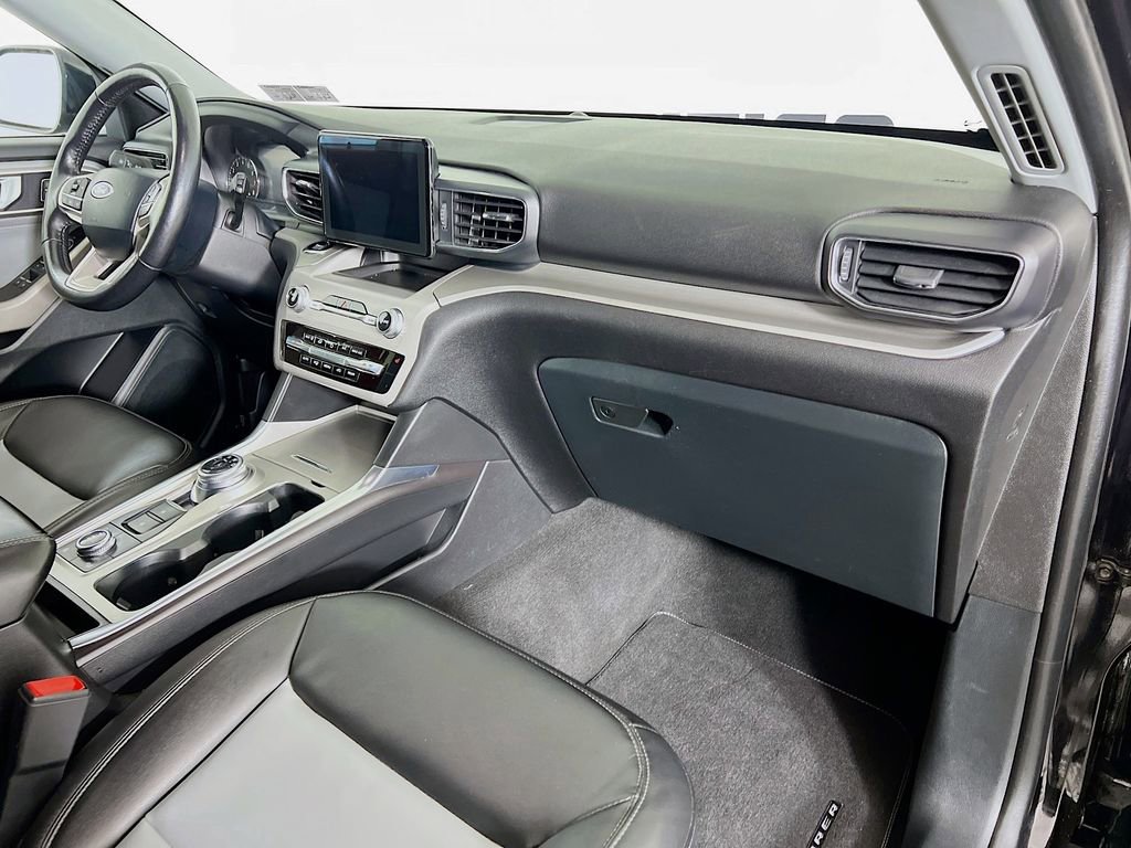 Used 2024 Ford Explorer XLT w/ Equipment Group 202A image 35