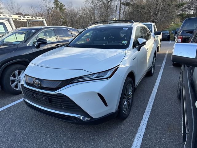 Used 2021 Toyota Venza image 2