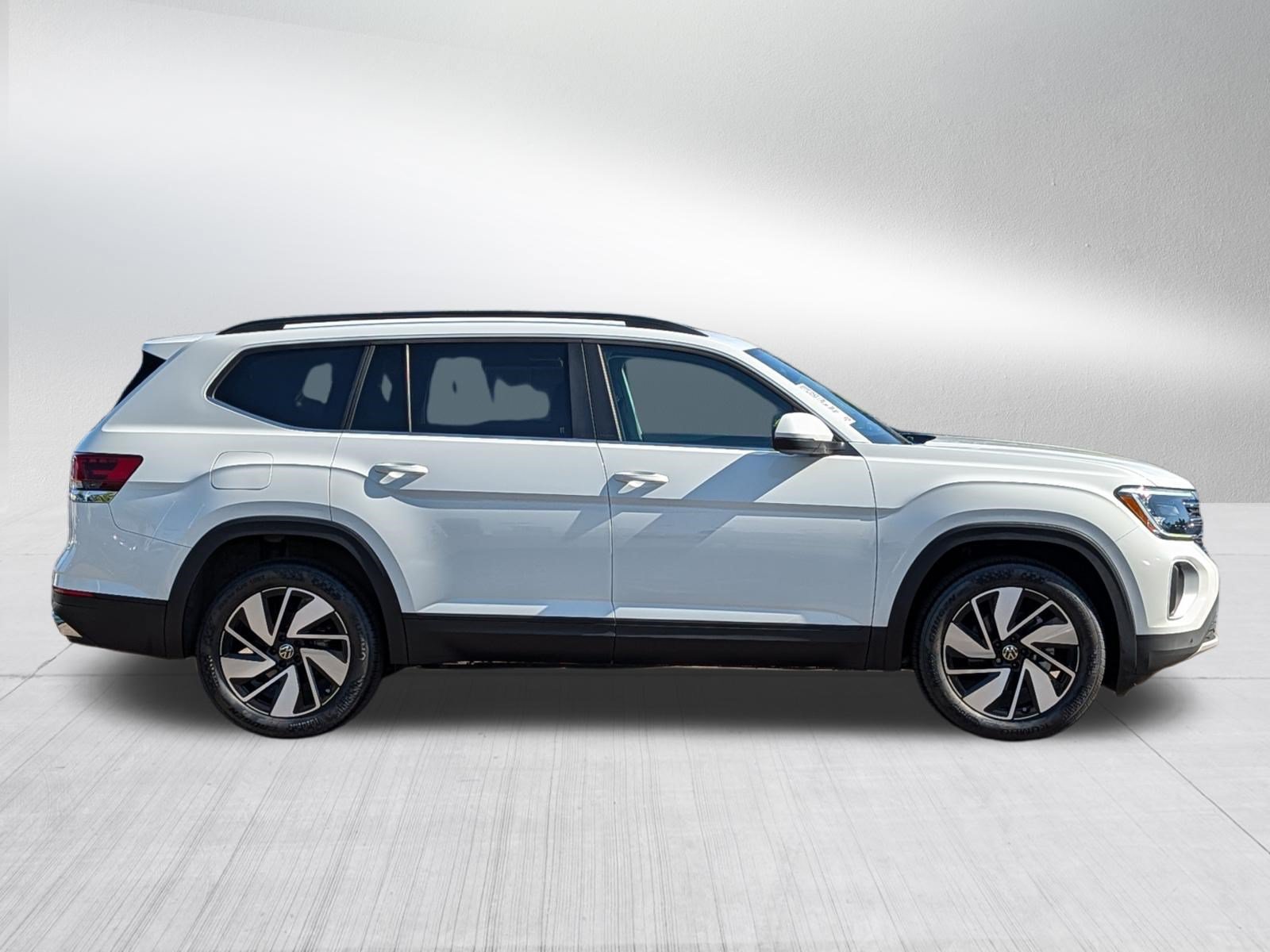 Certified 2025 Volkswagen Atlas SE AWD/4WD image 8