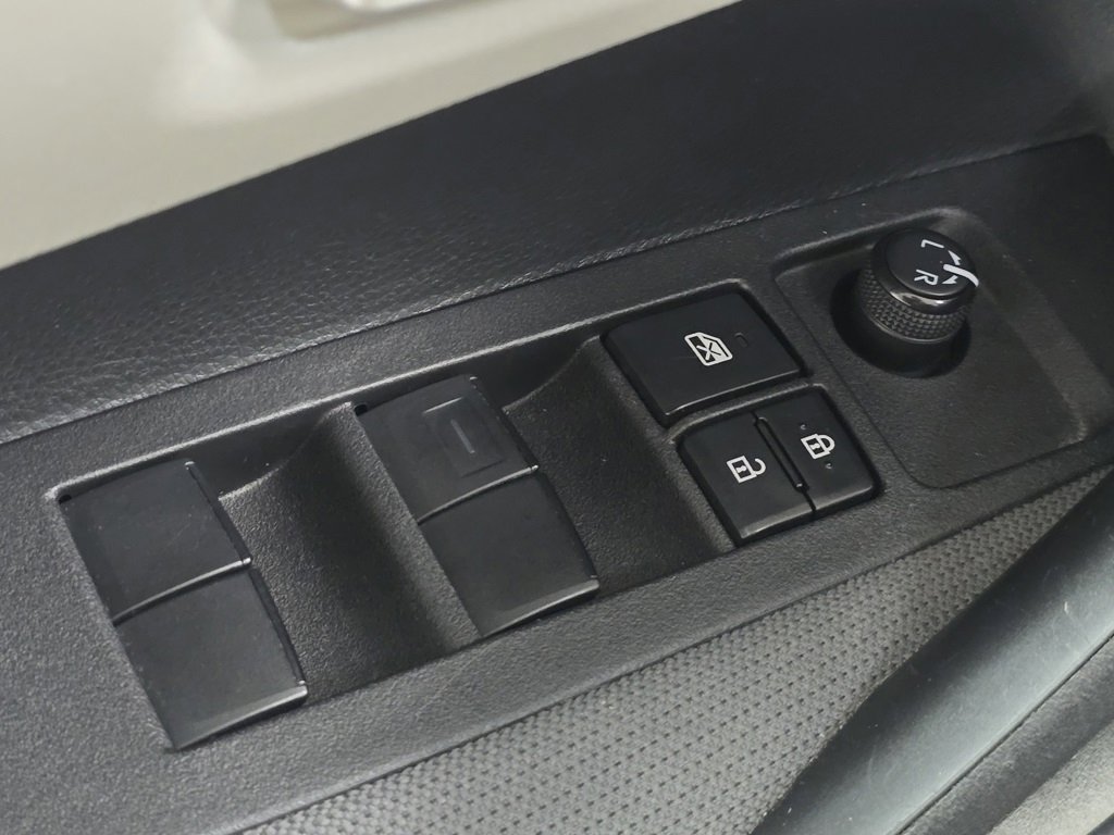 Used 2021 Toyota Corolla LE image 22