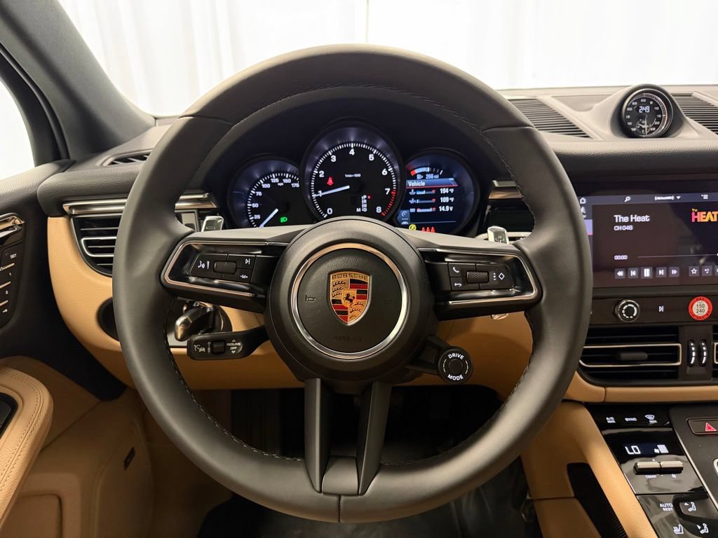 Certified 2026 Porsche Macan AWD/4WD image 14