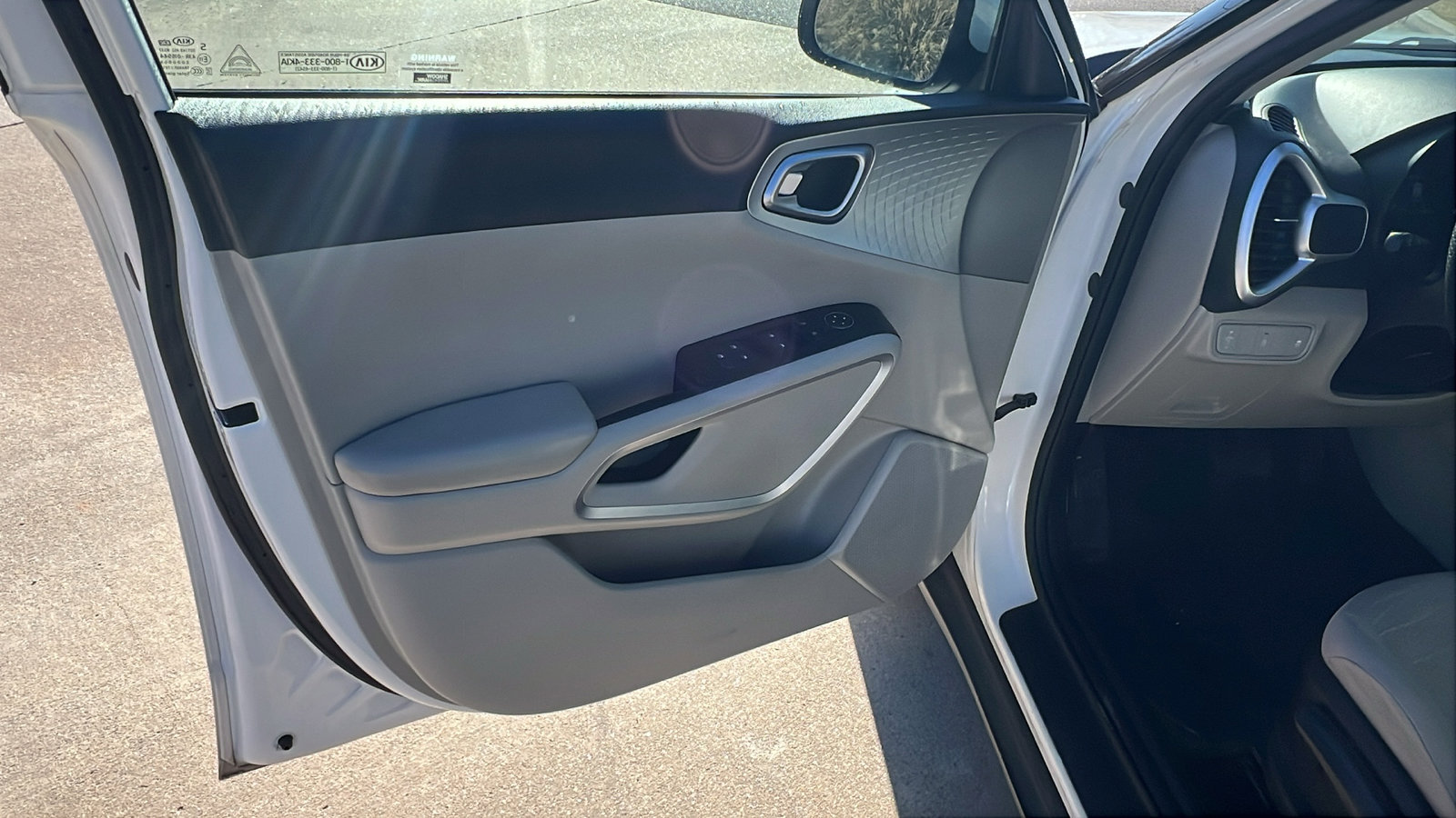 Used 2020 Kia Soul LX image 13