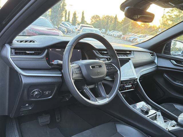 Used 2024 Jeep Grand Cherokee Altitude AWD/4WD image 10