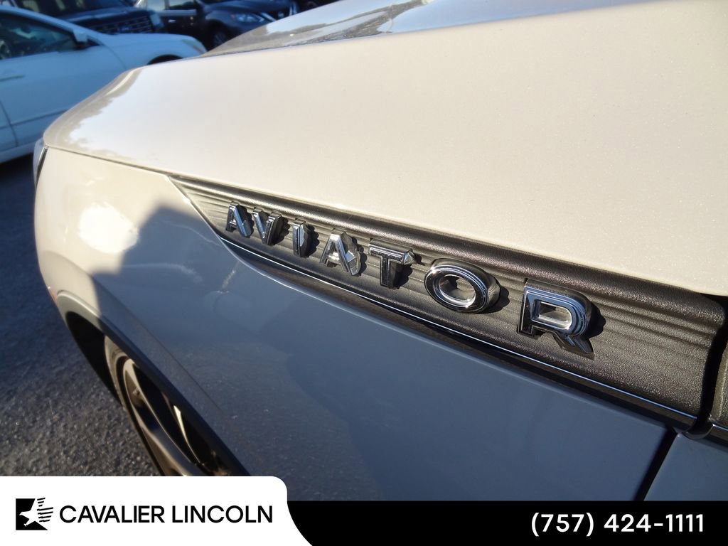 Used 2022 Lincoln Aviator Reserve w/ Equipment Group 201A AWD/4WD image 12