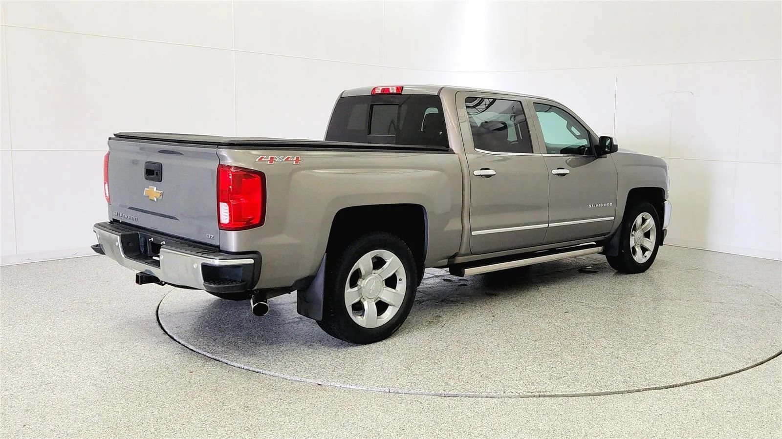 Used 2017 Chevrolet Silverado 1500 LTZ w/ Sport Package AWD/4WD image 7