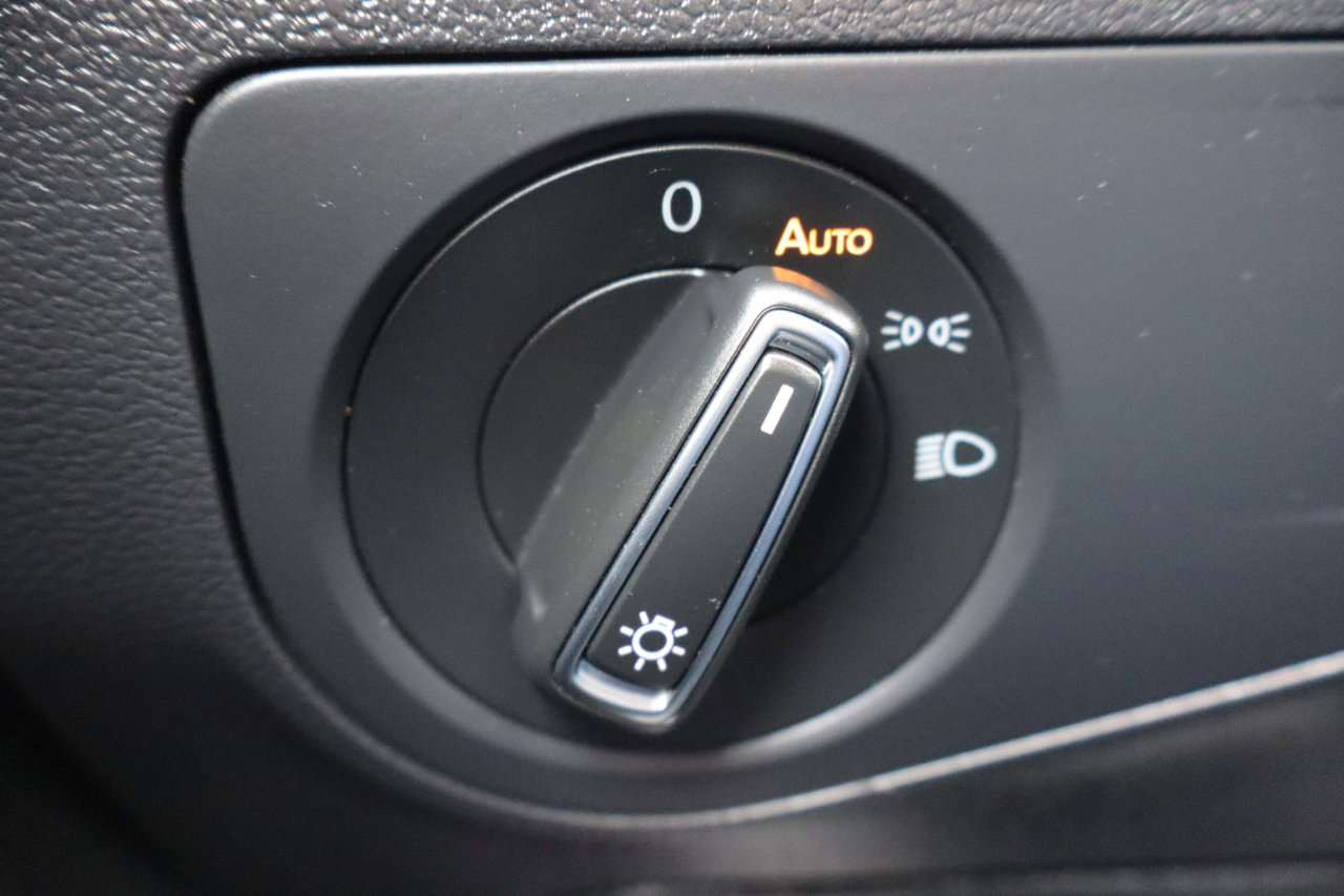 Used 2023 Volkswagen Tiguan SE R-Line image 19