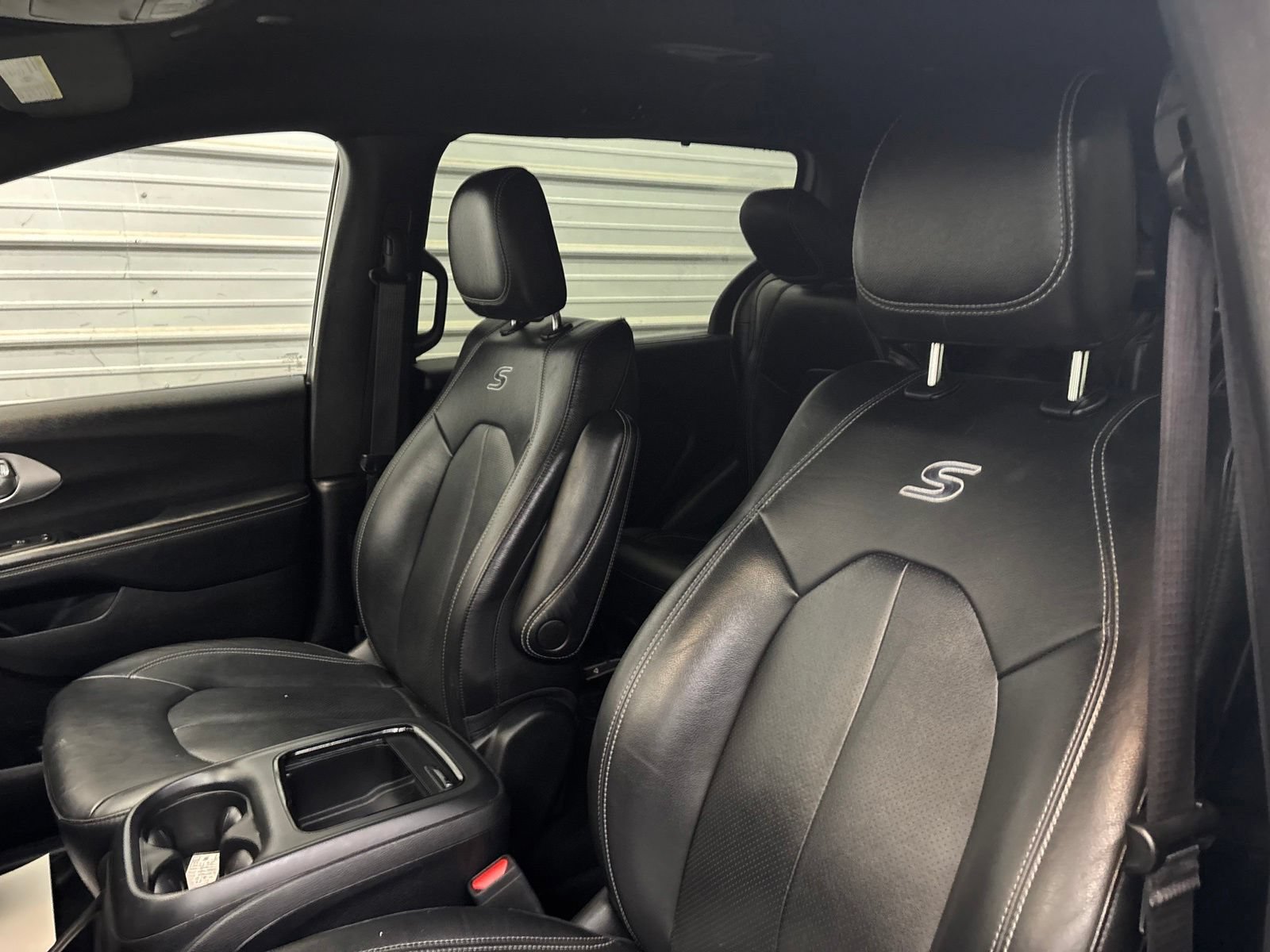 Used 2021 Chrysler Pacifica Touring-L w/ S Appearance Package FWD image 11