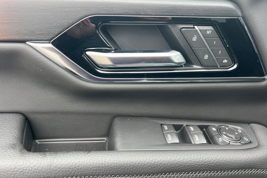 New 2026 GMC Yukon XL Denali image 8