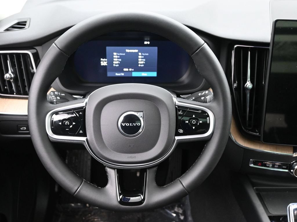 New 2026 Volvo XC60 B5 Core w/ Protection Package Premier AWD/4WD image 13