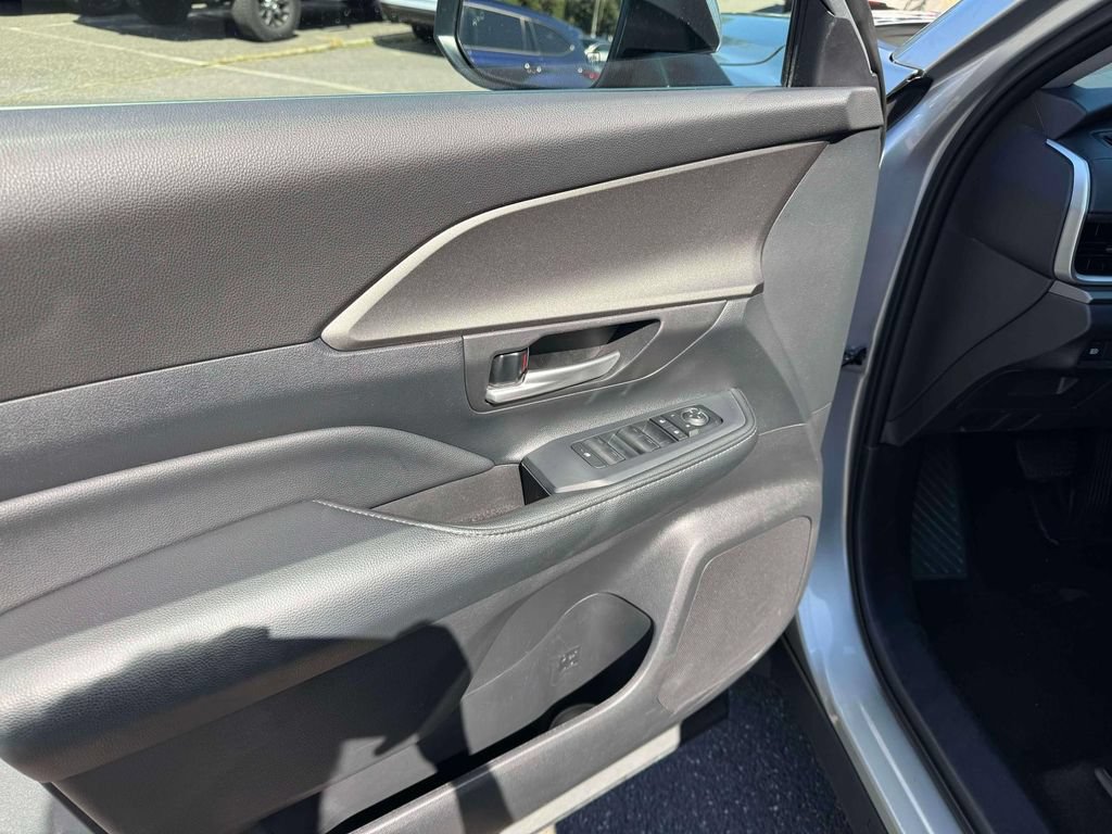 Used 2025 Toyota Grand Highlander AWD image 18