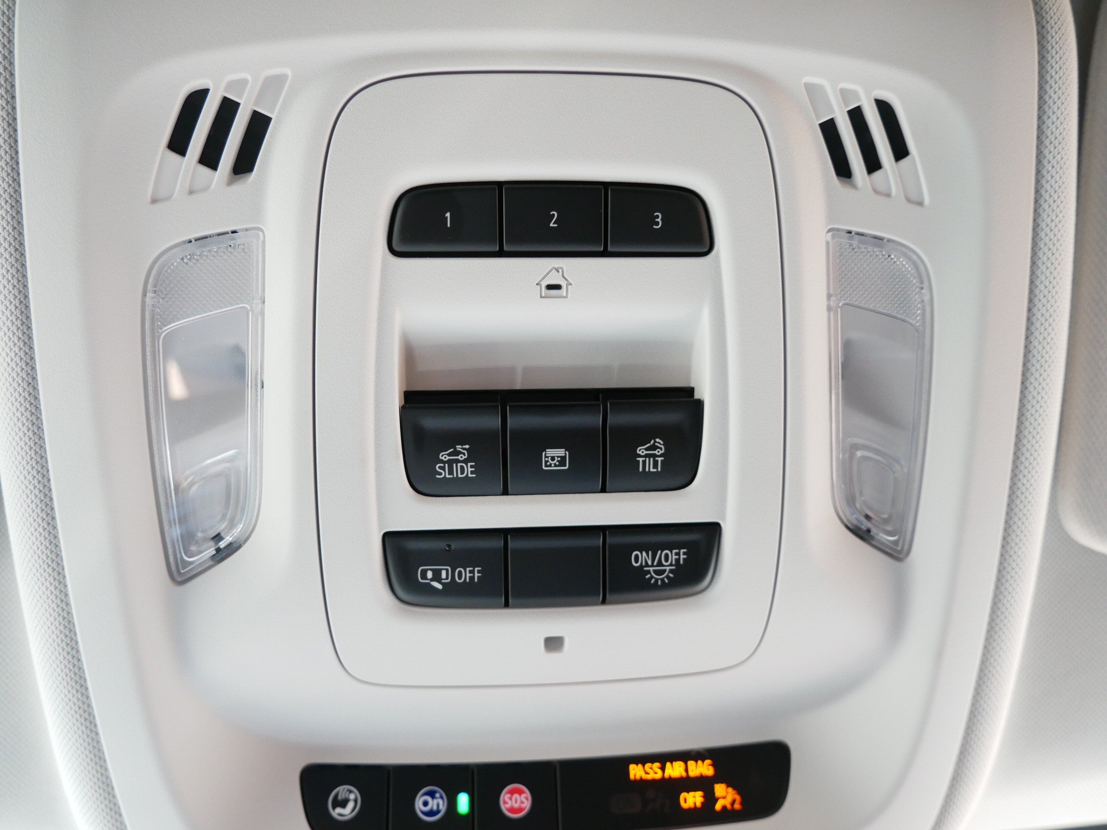 Used 2025 Buick Envision Avenir AWD/4WD image 23