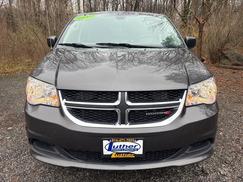 Used 2019 Dodge Grand Caravan SE w/ Power Convenience Group I image 2