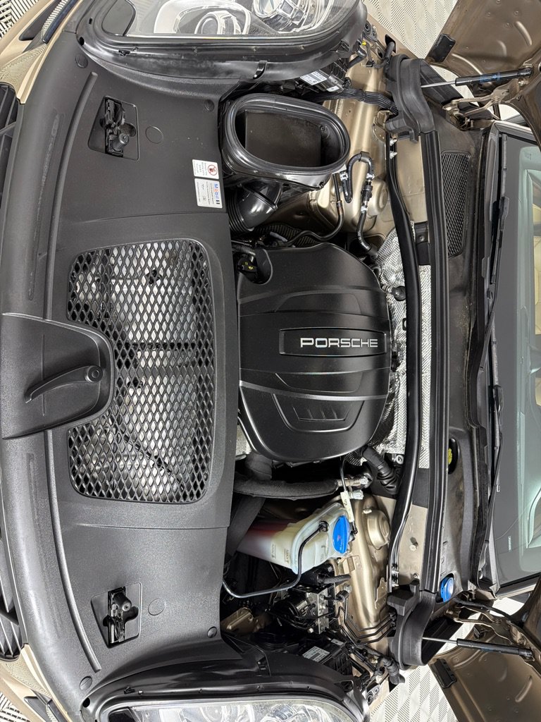 Used 2018 Porsche Macan AWD/4WD image 28