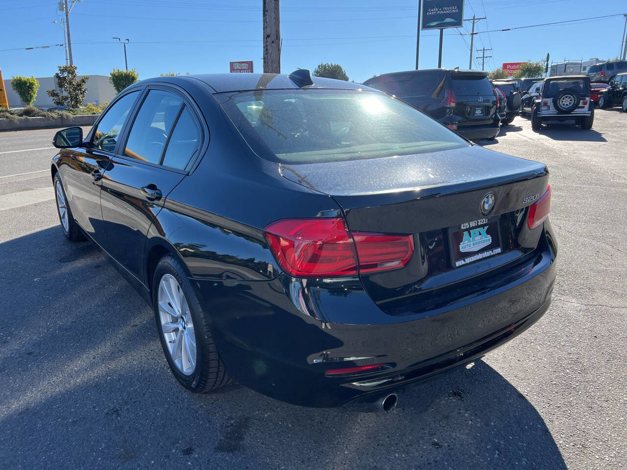 Used 2018 BMW 320i Sedan image 4
