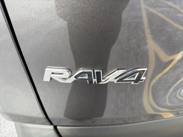 Used 2022 Toyota RAV4 XLE image 41